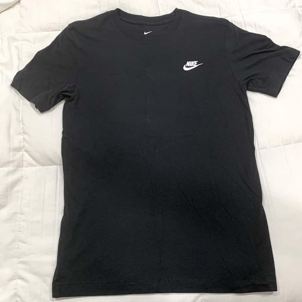 Black NIKE shirt